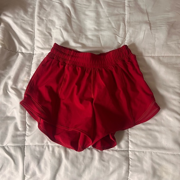 Lululemon hotty hot shorts in red - Picture 1 of 3